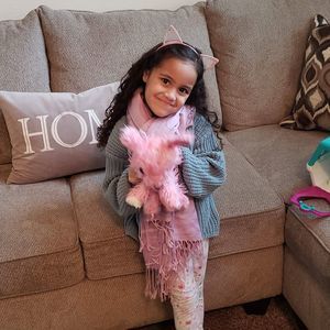 Meet your Posher, Yvette